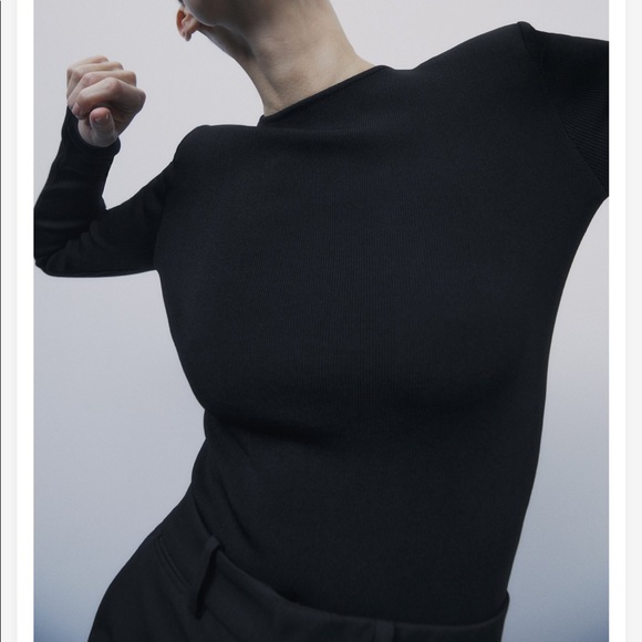 Zara - Knit Shoulder Pad Sweater - Picture 1 of 4